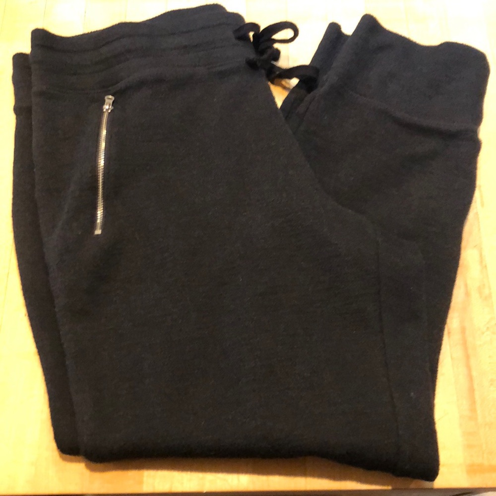 American Eagle women’s joggers